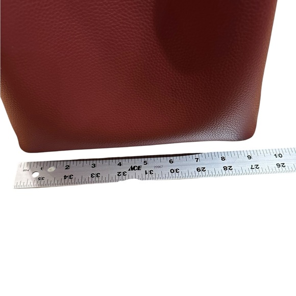 Coach Willow Bucket Bag Burgundy Leather Shoulder Bag - Picture 7 of 11